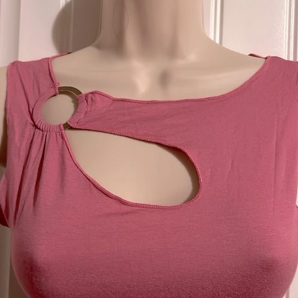 Unique design edgy daring top - Picture 6 of 10
